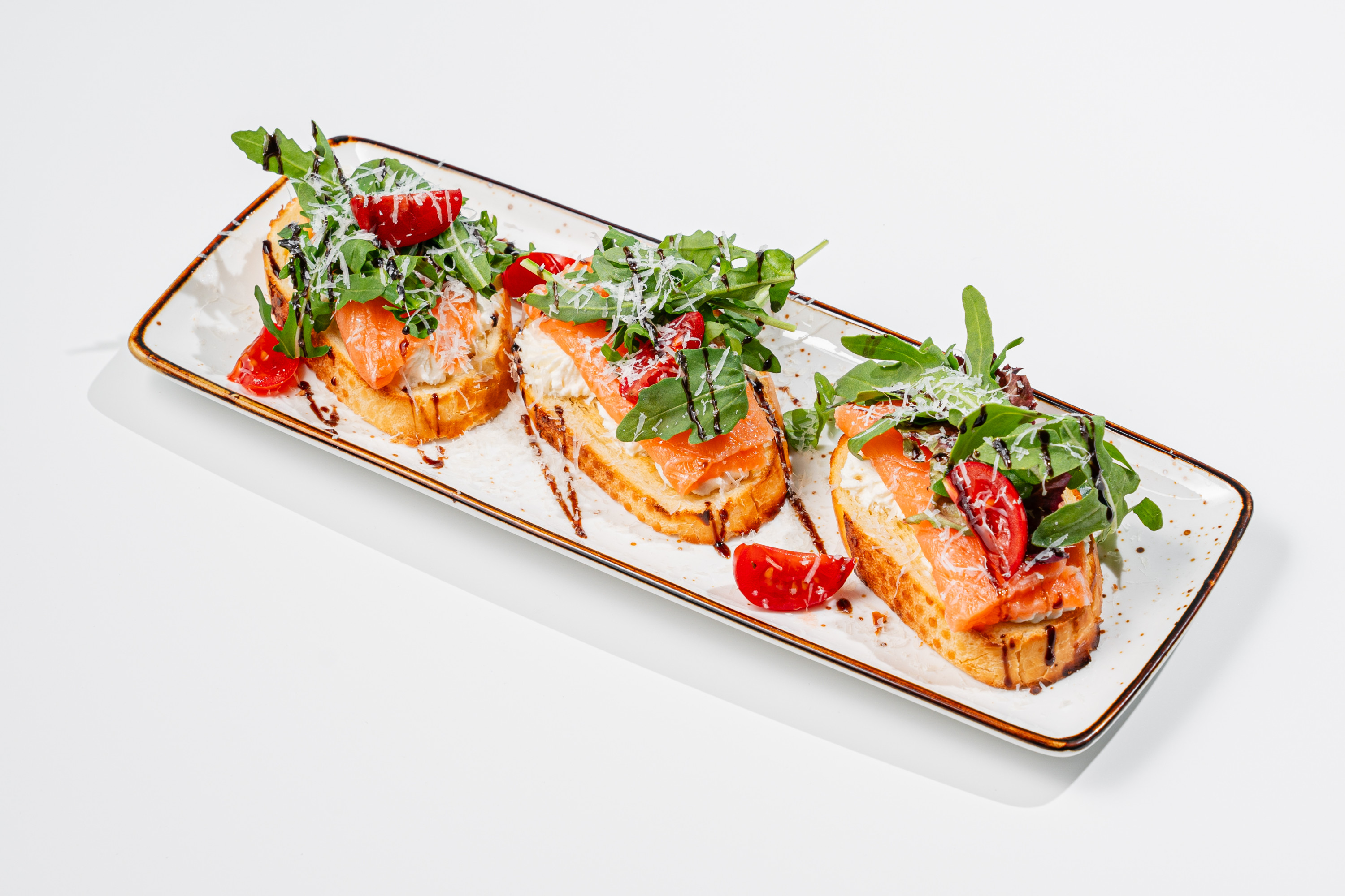 Брускетты с семгой