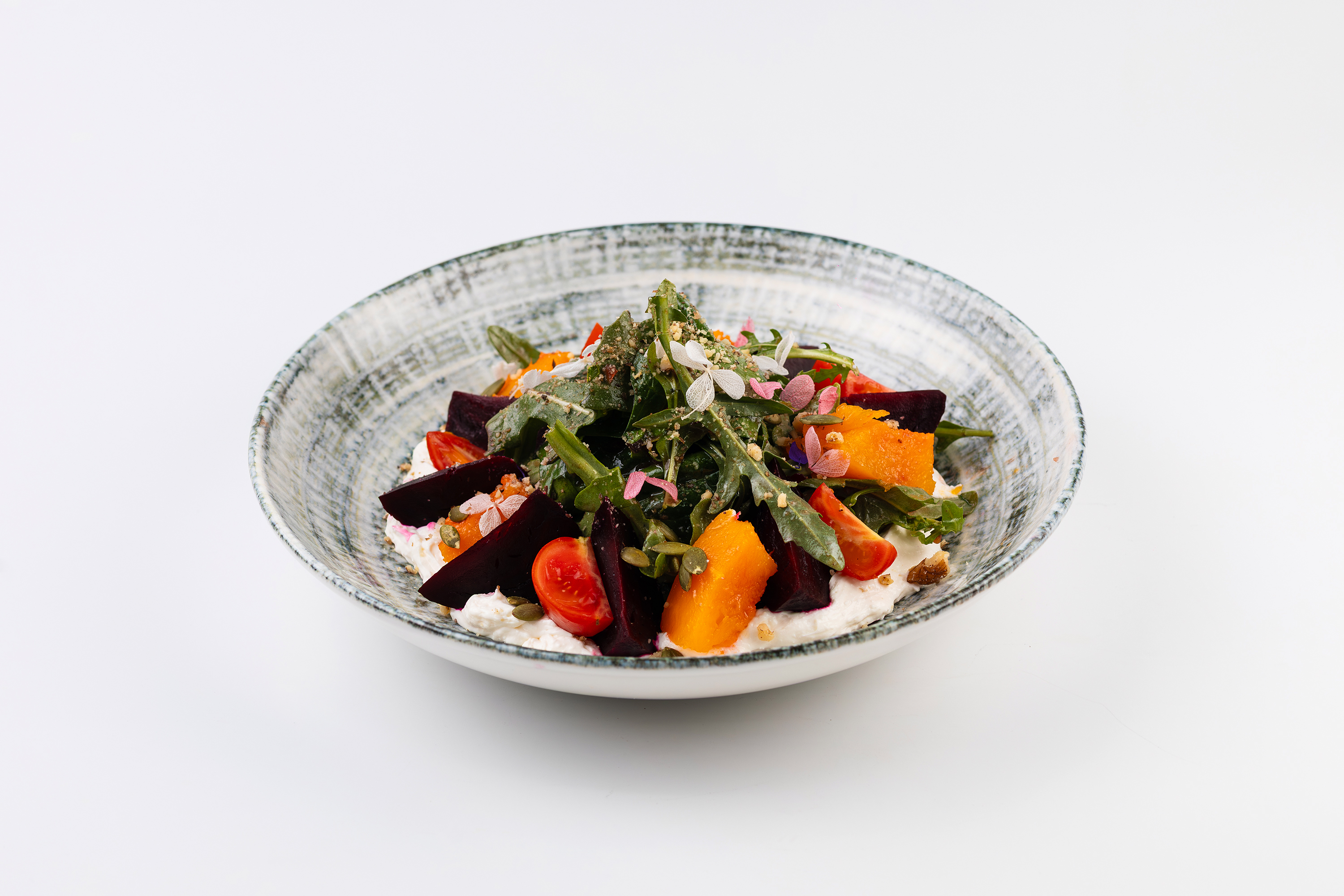 Салат из запечённой свеклы и тыквы